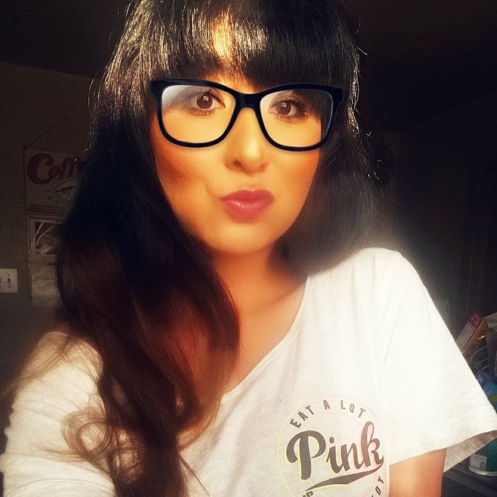 Meet your Posher, Claudia